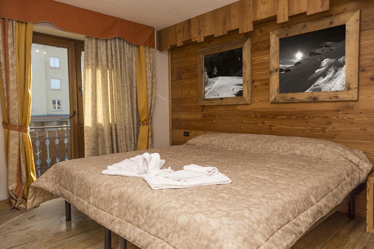Hotel Clotes Oulx Exteriör bild