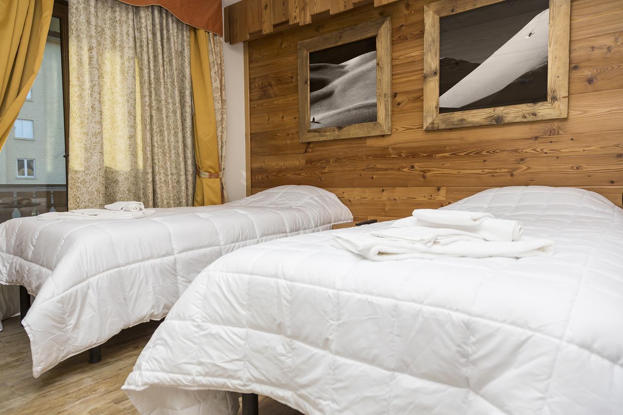 Hotel Clotes Oulx Exteriör bild