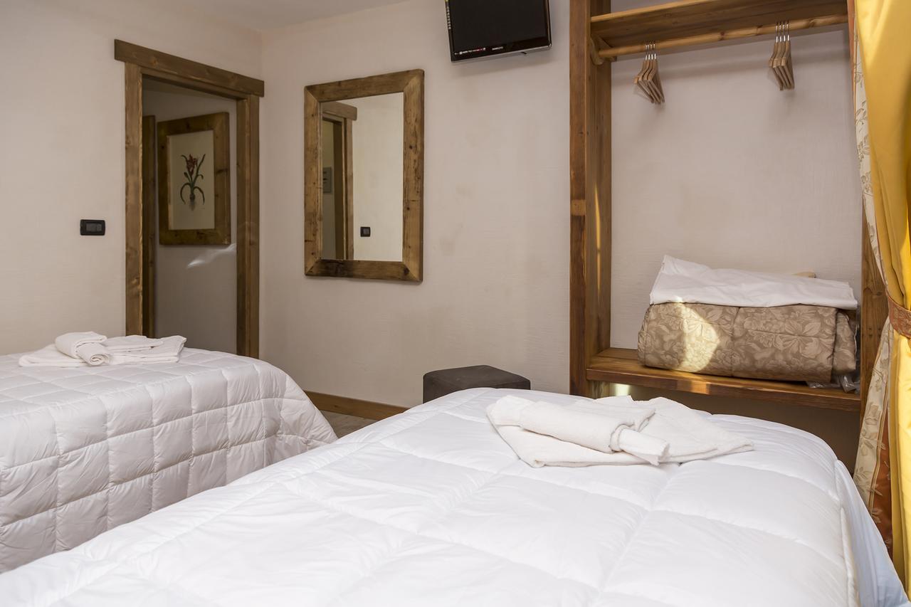 Hotel Clotes Oulx Exteriör bild