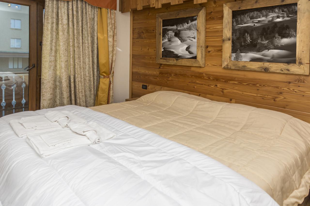 Hotel Clotes Oulx Exteriör bild