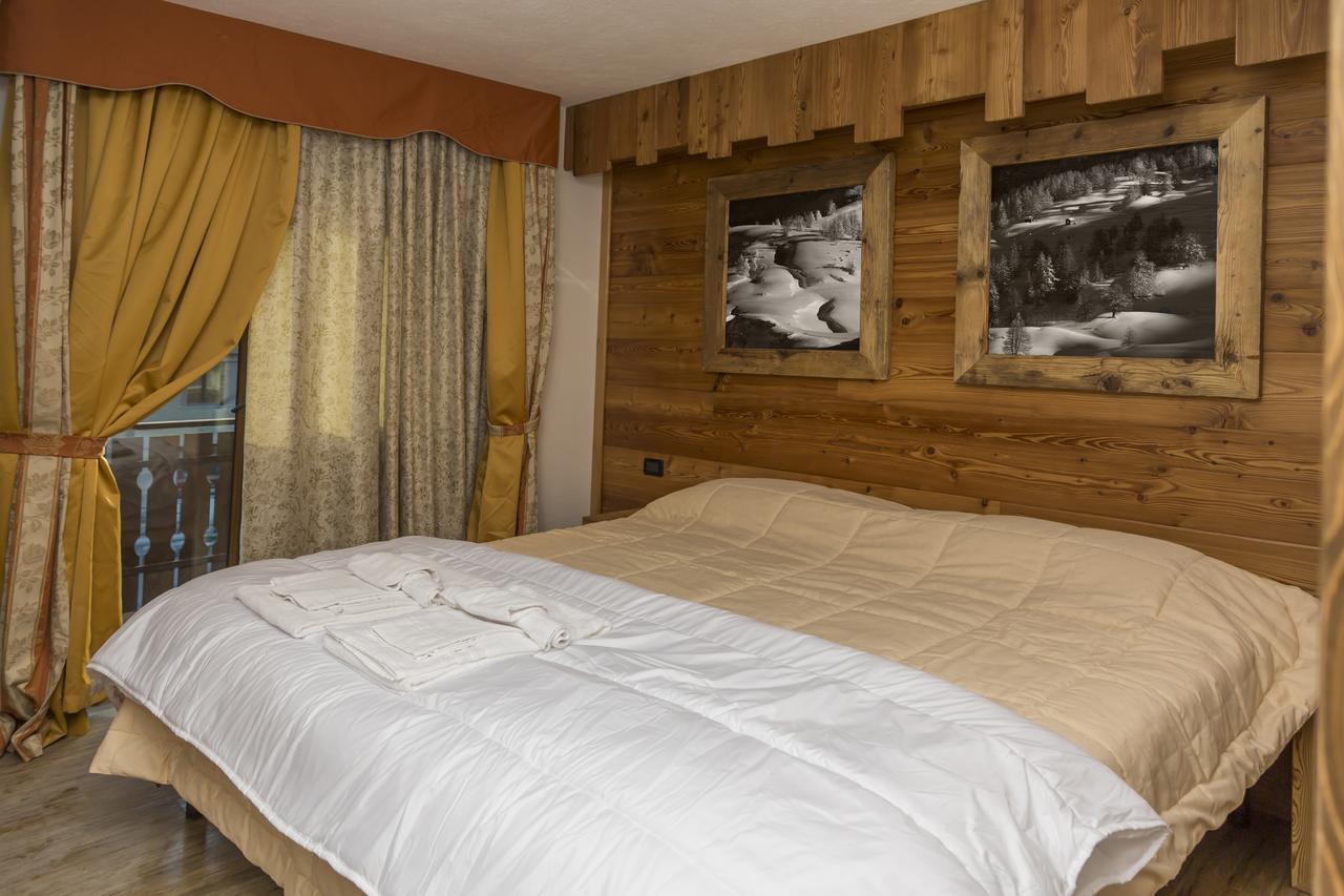 Hotel Clotes Oulx Exteriör bild