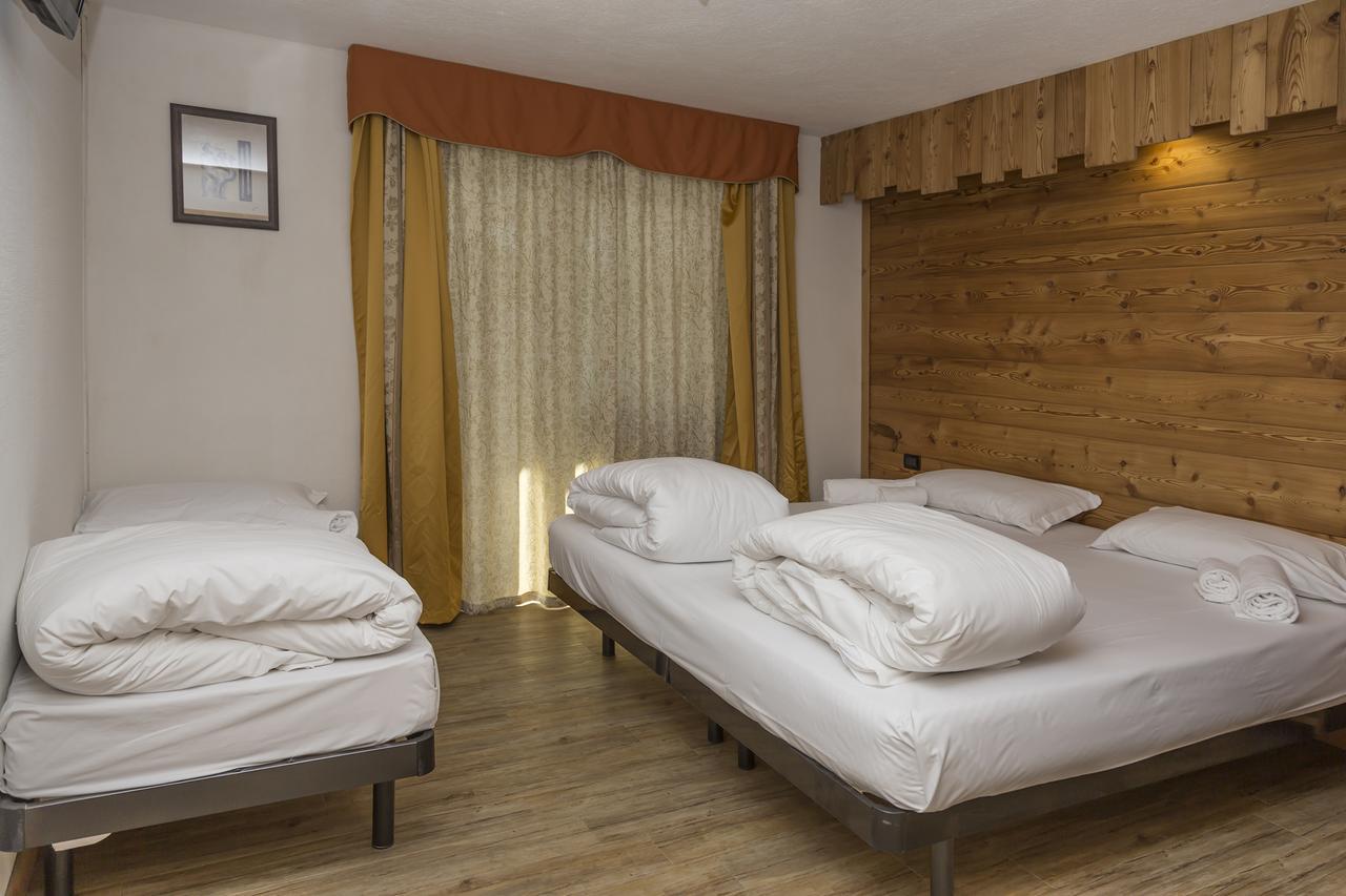 Hotel Clotes Oulx Exteriör bild
