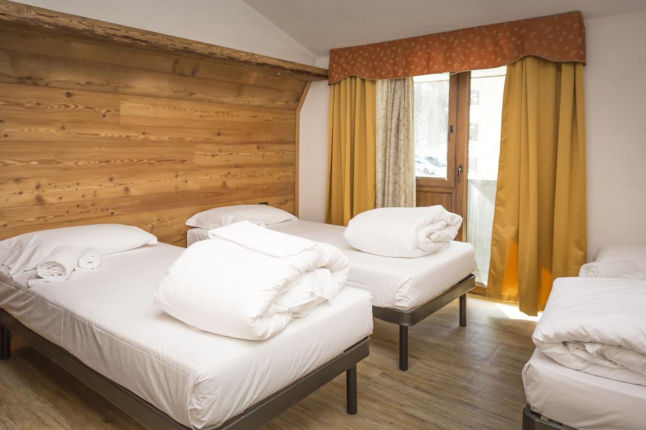 Hotel Clotes Oulx Exteriör bild